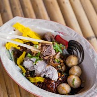 ก๋วยเตี๋ยวเรือโกสอง