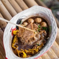 ก๋วยเตี๋ยวเรือโกสอง