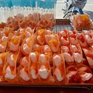 ร้านปารวตี ขนมเบื้อง ถังแตกหน้าโรงเรียนบุญวาทย์วิทยาลัย มีสาขาเดียวของจังหวัดลำปาง