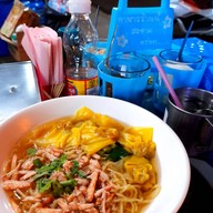 เมนูของร้าน สหชัย บะหมี่เกี๊ยวปูหมูแดง