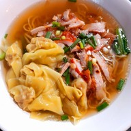 เมนูของร้าน สหชัย บะหมี่เกี๊ยวปูหมูแดง