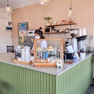 บรรยากาศ Dirty and Scone