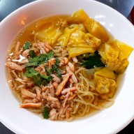 เมนูของร้าน สหชัย บะหมี่เกี๊ยวปูหมูแดง