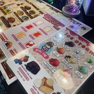 Lucky Café-- -