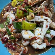 หมูกรอบ ท่าข้าม ข้าวไข่เจียวทรงเครืี่อง