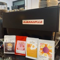 Lucky Café-- -