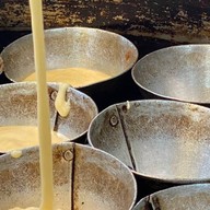 ญาดาขนมไข่โบราณ สาขาเดิมวิคตอเรีย