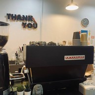 Lucky Café-- -