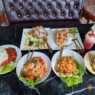 Klong Muang Cafe'
