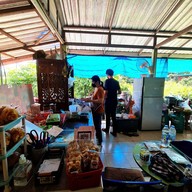 ก๋วยเตี๋ยวไทยครูตอม สายหนองปิง