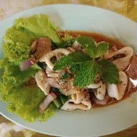 ป้าอ้วน & ปูลาบหมู เนื้อ น้ำตก ต้มแซ่บ