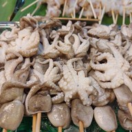 หลากเส้นเน้นโรล