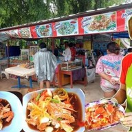 ส้มตำสาวจันทร์แซ่บนัว42