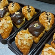 อมร Coffee & Bakery -