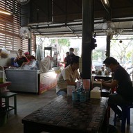 ก๋วยเตี๋ยวต้มยำไข่หวานประตูสวนดอกเชียงใหม่