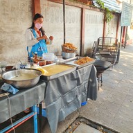 บรรยากาศ ข้าวแลมฟืนทอด ข้าวแลมฟืนยำ