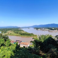 วัดพระธาตุภูเข้า (ปูเข้า)