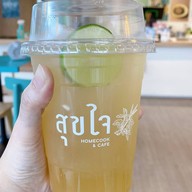 เมนูของร้าน สุขใจ ใบกะเพรา
