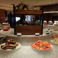 บรรยากาศ Cafe@2 โรงแรมคอนราด กรุงเทพฯ