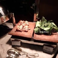 บรรยากาศ Cafe@2 โรงแรมคอนราด กรุงเทพฯ