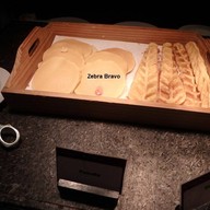 บรรยากาศ Cafe@2 โรงแรมคอนราด กรุงเทพฯ