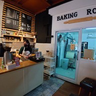 บรรยากาศ Like Italy Cafe-Bakery Phra Arthit Road