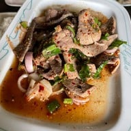 เฮือนแม่อุ้ย