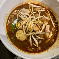 หอมจรัญก๋วยเตี๋ยวเรือ The Emporium