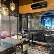 NYE Caféstaurant โรงแรมอำแดง