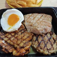 เมนูของร้าน Hungry Nerd Steak &  Pasta ราชเทวี