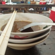 ก๋วยเตี๋ยวเรือลอยลำ อร่อยที่สุดในโลก (หมู่บ้านเสนานิเวศน์ 1)