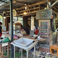 บรรยากาศ ก๋วยเตี๋ยวเรือดำเนินสะดวก  สามกอง