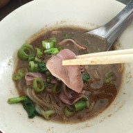 ก๋วยเตี๋ยวเรือลอยลำ อร่อยที่สุดในโลก (หมู่บ้านเสนานิเวศน์ 1)