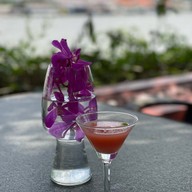 NYE Caféstaurant โรงแรมอำแดง