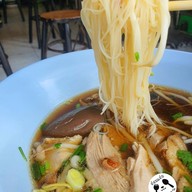 เมนูของร้าน ก๋วยเตี๋ยวเป็ด ดินแดง