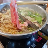 Penguin Eat Shabu สาขาสะพานควาย