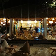 หน้าร้าน Silver Sand