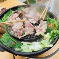 แชร์โลมา หมูกระทะ & คาเฟ่ ซ. พัทยา- นาเกลือ 29/1