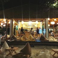 หน้าร้าน Silver Sand