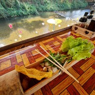 คำเพชรก๋วยเตี๋ยวโกงโต๋ง ฮางห้อยขา