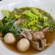 กินเตี๋ยวเหลียวเขา
