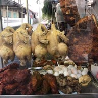 ร้านข้าวหมูแดงเจ๊กิมลี้