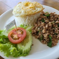 เมนูของร้าน Me Waew Cafe And Bistro