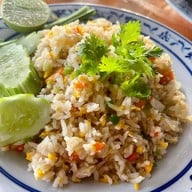 บ้านริมน้ำ