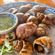 บ้านริมน้ำ