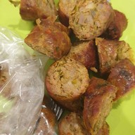 ใส้อั่วป้าน้อง