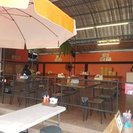 บรรยากาศ สเต็กลุงหยิก นวลจันทร์ เกษตร-นวมินทร์ เกษตร - นวมินทร์