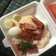 ร้านข้าวมันไก่ 24 ชั่วโมง แยกปากทางลำลูกกา