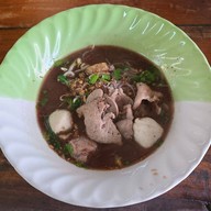 จอนก๋วยเตี๋ยวเรือหมู