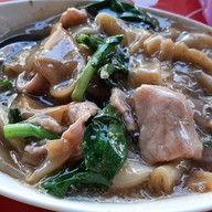 ราดหน้ายอดผักนายเคี้ยงเอ็มไพร์ พญาไท 3